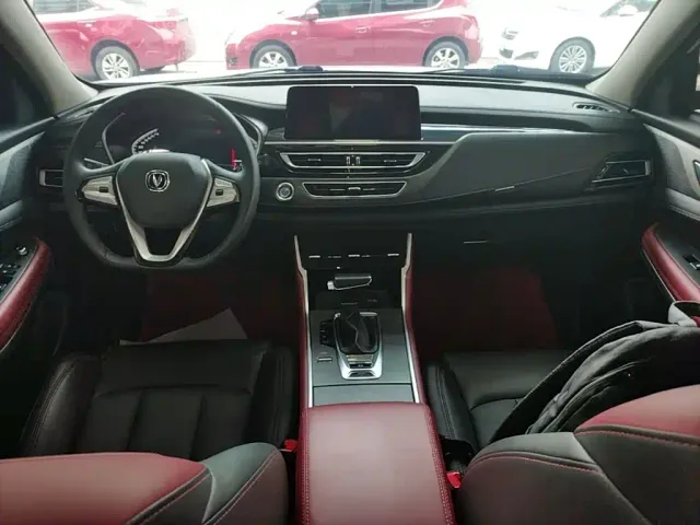 Changan CS75 — Фото автомобиля 9