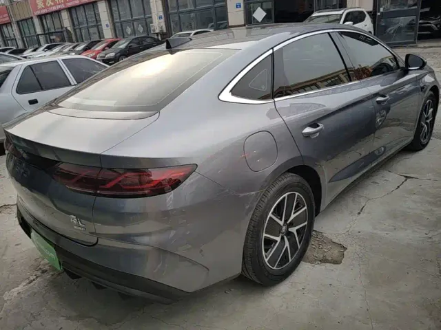 BYD Qin L — Фото автомобиля 6
