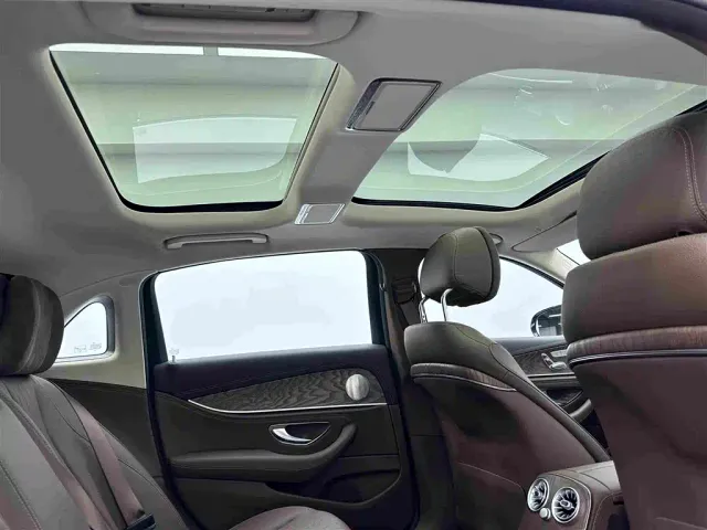 Mercedes-Benz E-Class — Фото автомобиля 22