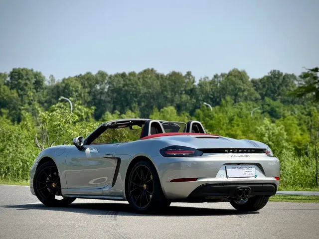 Porsche 718 — Фото автомобиля 7