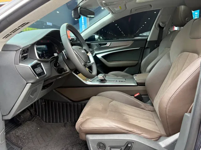 Audi A7L — Фото автомобиля 12