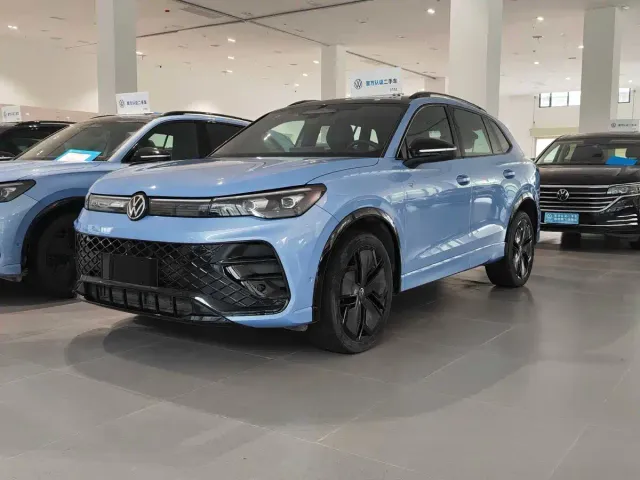 Фотография автомобиля — Volkswagen Tiguan L