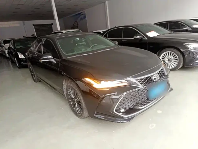 Toyota Avalon — Фото автомобиля 3