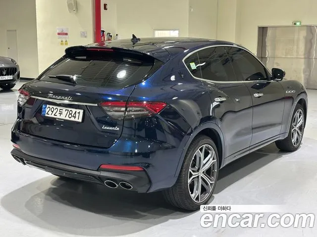 Maserati Levante — Фото автомобиля 2