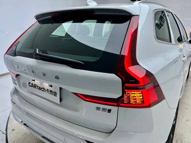 Volvo XC60 — Фото автомобиля 13