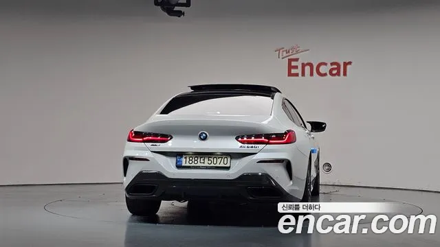 BMW 8 Series G15 — Фото автомобиля 3