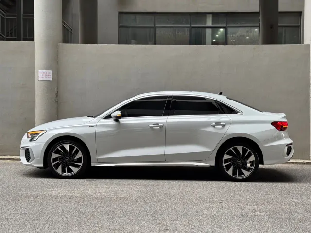 Audi Audi A3 2023 Facelift A3L Limousine 35 TFSI Fashion Sport — Фото автомобиля 3