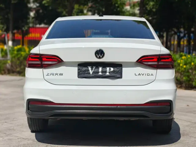 Volkswagen Lavida — Фото автомобиля 6