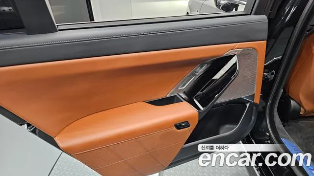 BMW i7 G70 — Фото автомобиля 14