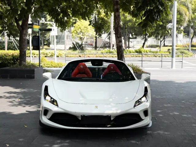 Ferrari F8 — Фото автомобиля 3