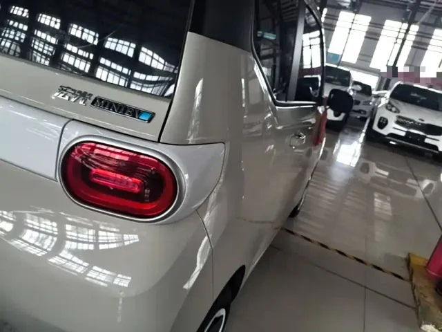Wuling Hongguang Mini EV — Фото автомобиля 7