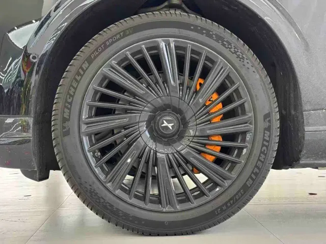 Xpeng G9 — Фото автомобиля 6