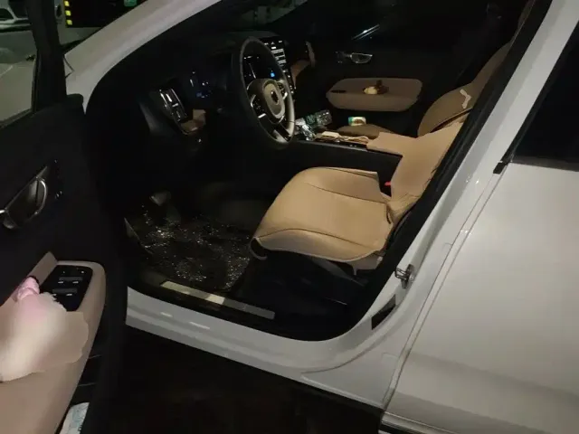 Volvo XC60 — Фото автомобиля 17