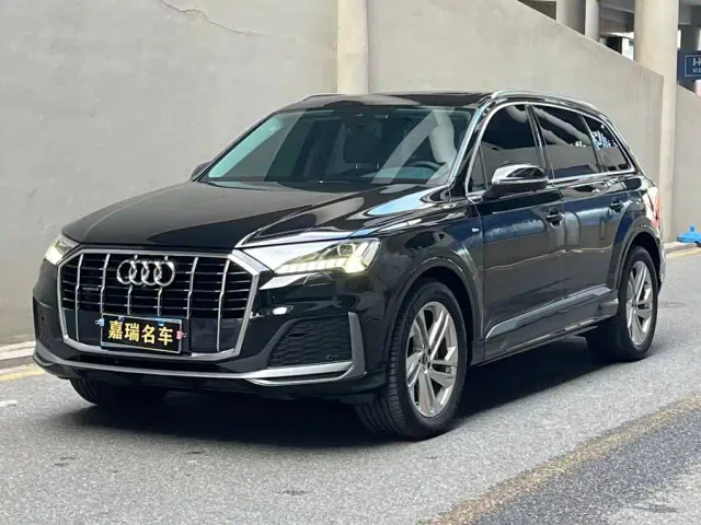 Фотография автомобиля — Audi Q7