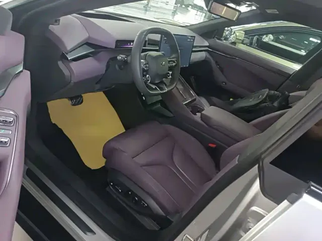 Xpeng P7 — Фото автомобиля 15