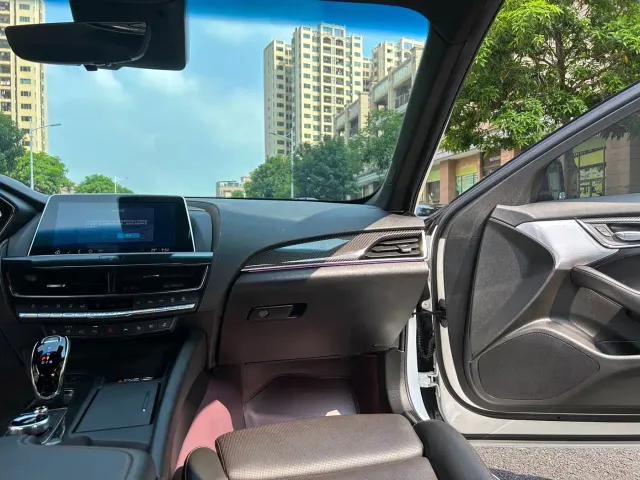Cadillac CT5 — Фото автомобиля 21