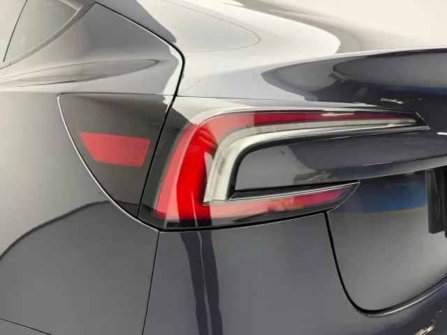 Tesla Model 3 — Фото автомобиля 7