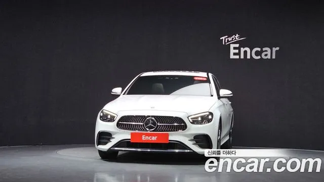 Mercedes-Benz E-Class — Фото автомобиля 3
