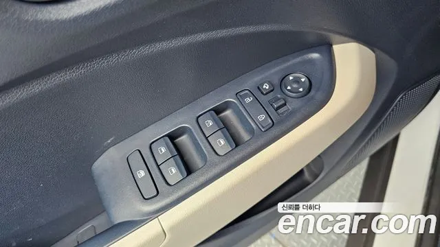 Hyundai Venue — Фото автомобиля 19