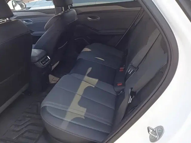 BYD Qin L — Фото автомобиля 16