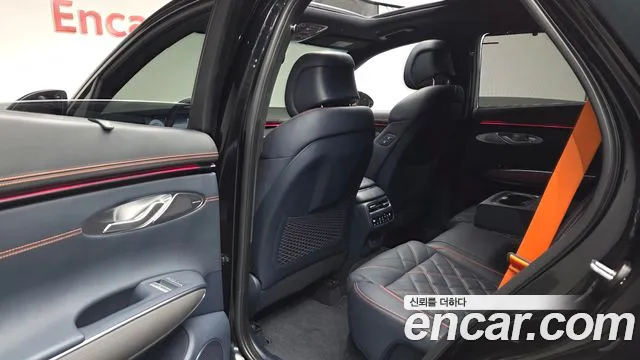Genesis GV70 — Фото автомобиля 16