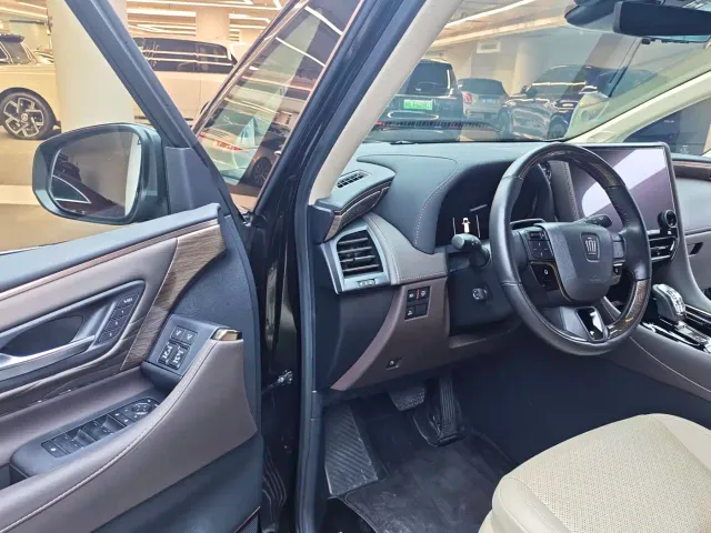Toyota Vellfire — Фото автомобиля 15