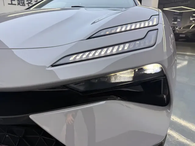 Lotus Emeya — Фото автомобиля 21