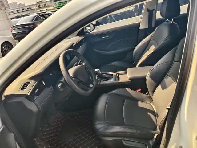 Roewe i5 — Фото автомобиля 6