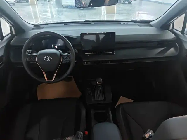 Toyota Frontlander — Фото автомобиля 15
