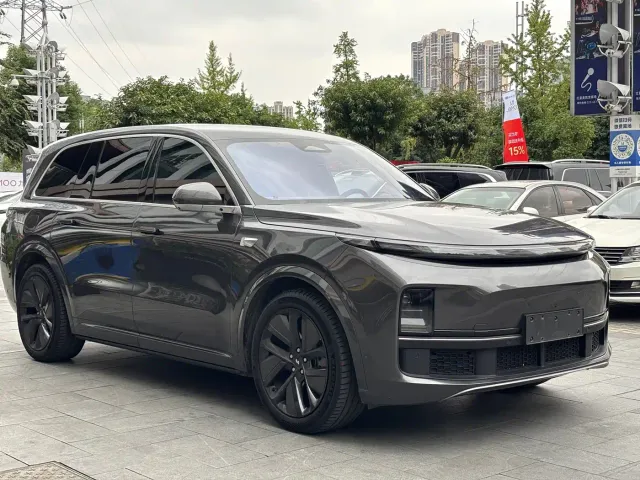 Li Auto L9 — Фото автомобиля 3