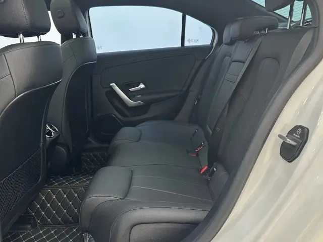 Mercedes-Benz A-Class — Фото автомобиля 8