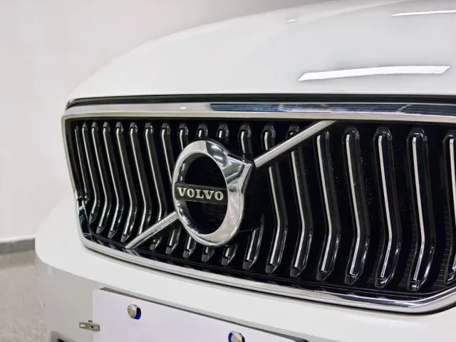 Volvo XC40 — Фото автомобиля 20