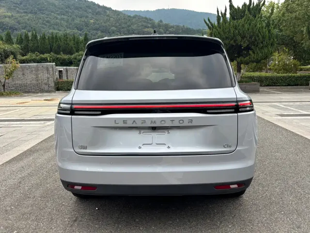 Leapmotor C16 — Фото автомобиля 6