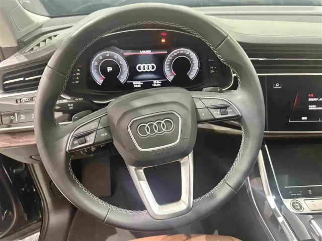 Audi Q7 — Фото автомобиля 6