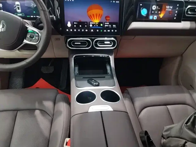 Leapmotor C11 — Фото автомобиля 13
