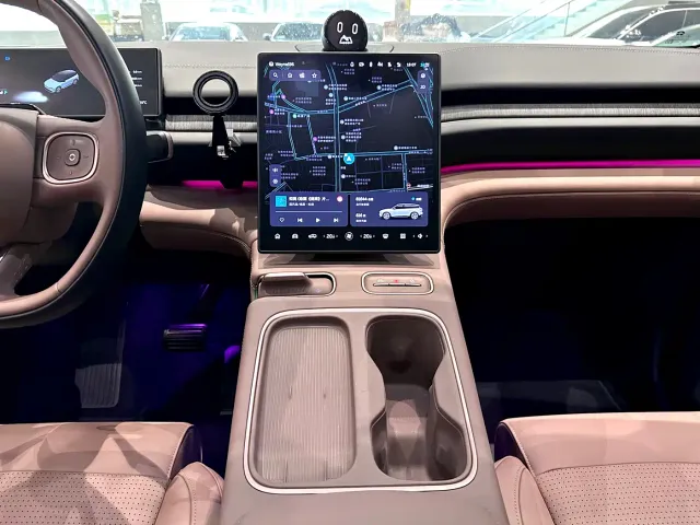 Nio ES6 — Фото автомобиля 19