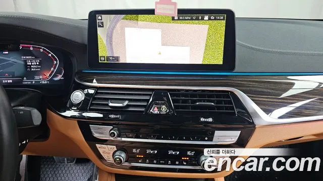 BMW 5-Series — Фото автомобиля 14