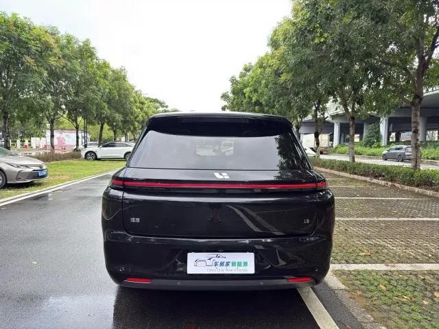 Li Auto L8 — Фото автомобиля 7