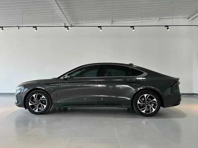 Lincoln Z — Фото автомобиля 4