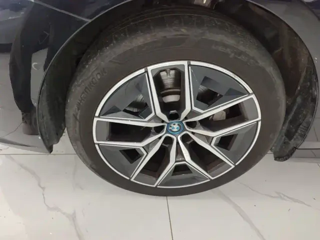 BMW i5 — Фото автомобиля 24