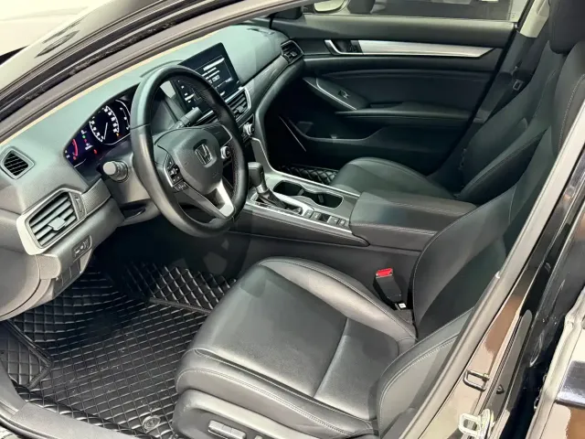 Honda Accord — Фото автомобиля 9