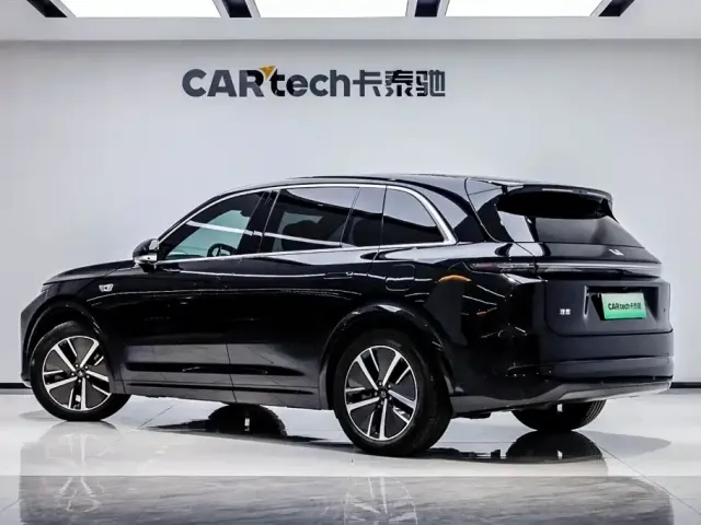 Li Auto L7 — Фото автомобиля 4