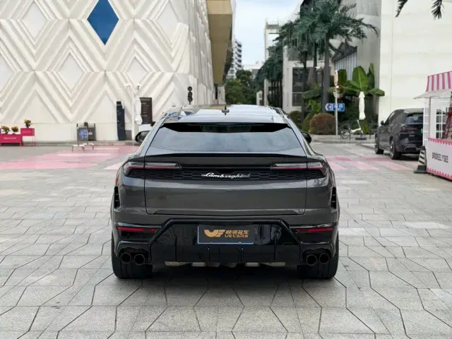 Lamborghini Urus — Фото автомобиля 5
