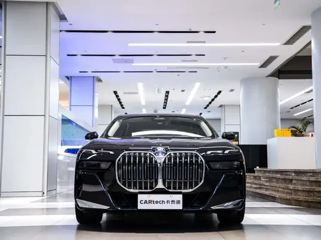 BMW 7 Series — Фото автомобиля 4