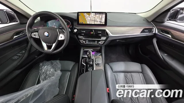 BMW 5-Series — Фото автомобиля 9