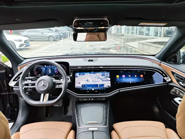 Mercedes-Benz E-Class — Фото автомобиля 18