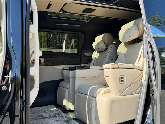 Toyota Vellfire — Фото автомобиля 14