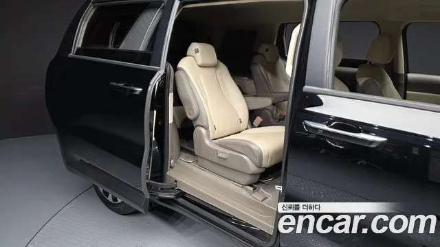 Kia Carnival 4th Gen — Фото автомобиля 12