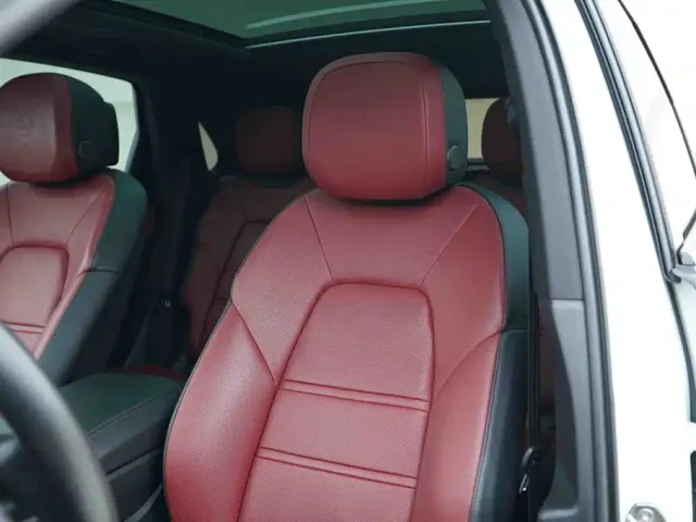 Porsche Cayenne — Фото автомобиля 12