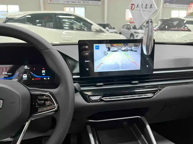Geely Emgrand — Фото автомобиля 12